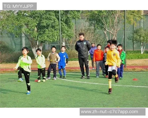 豆儿足球：探索儿童足球的乐趣与成长之路，培养未来的小小球星