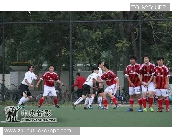 足球焦磊的传奇之路：从青涩少年到顶级球员的奋斗历程与心路历程